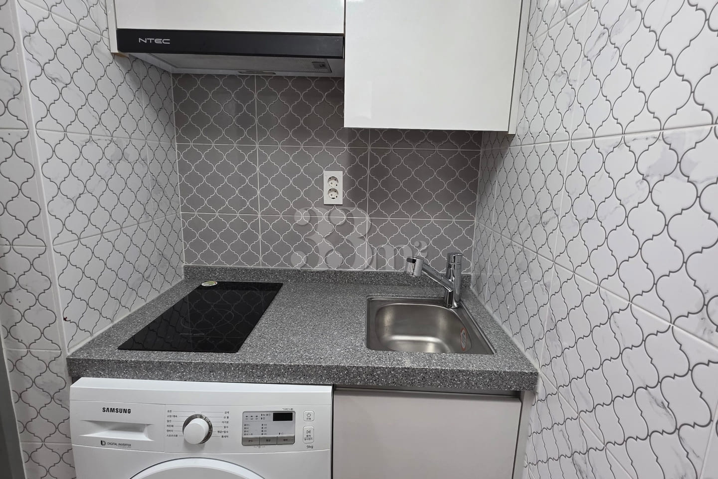 A clean, well-prepared room 5th image