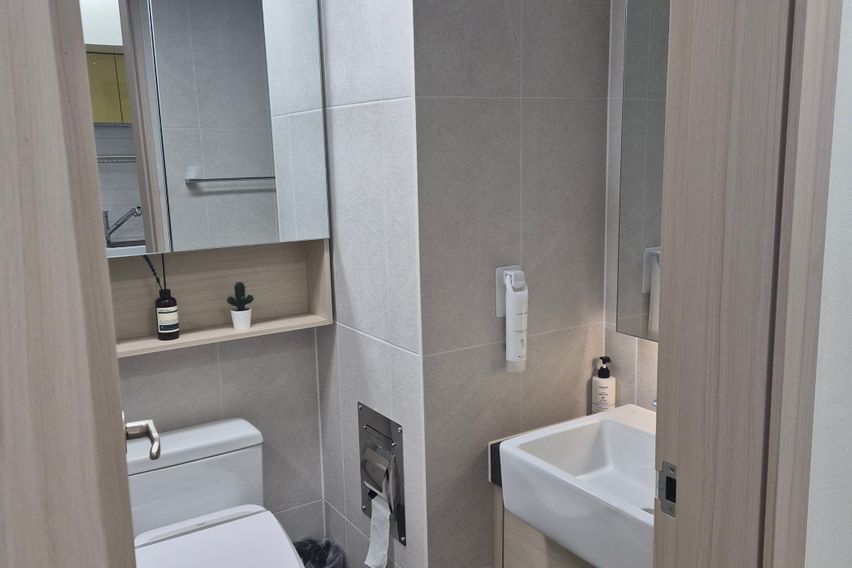 Ocean view, cooking and laundry available. 11th image