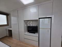 A clean, well-prepared room 1th image