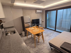 Fully furnished new-build 1.5-room unit 0th image
