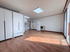 Spacious studio apartment near Deokgye Statio 1th image