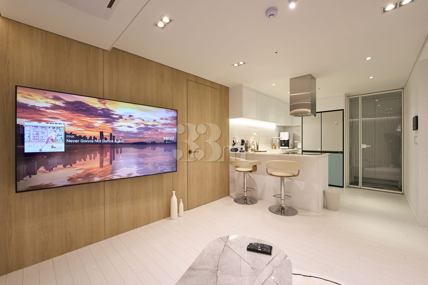 5th floor, 4 beds for 4 people + 2 bathrooms 0th image