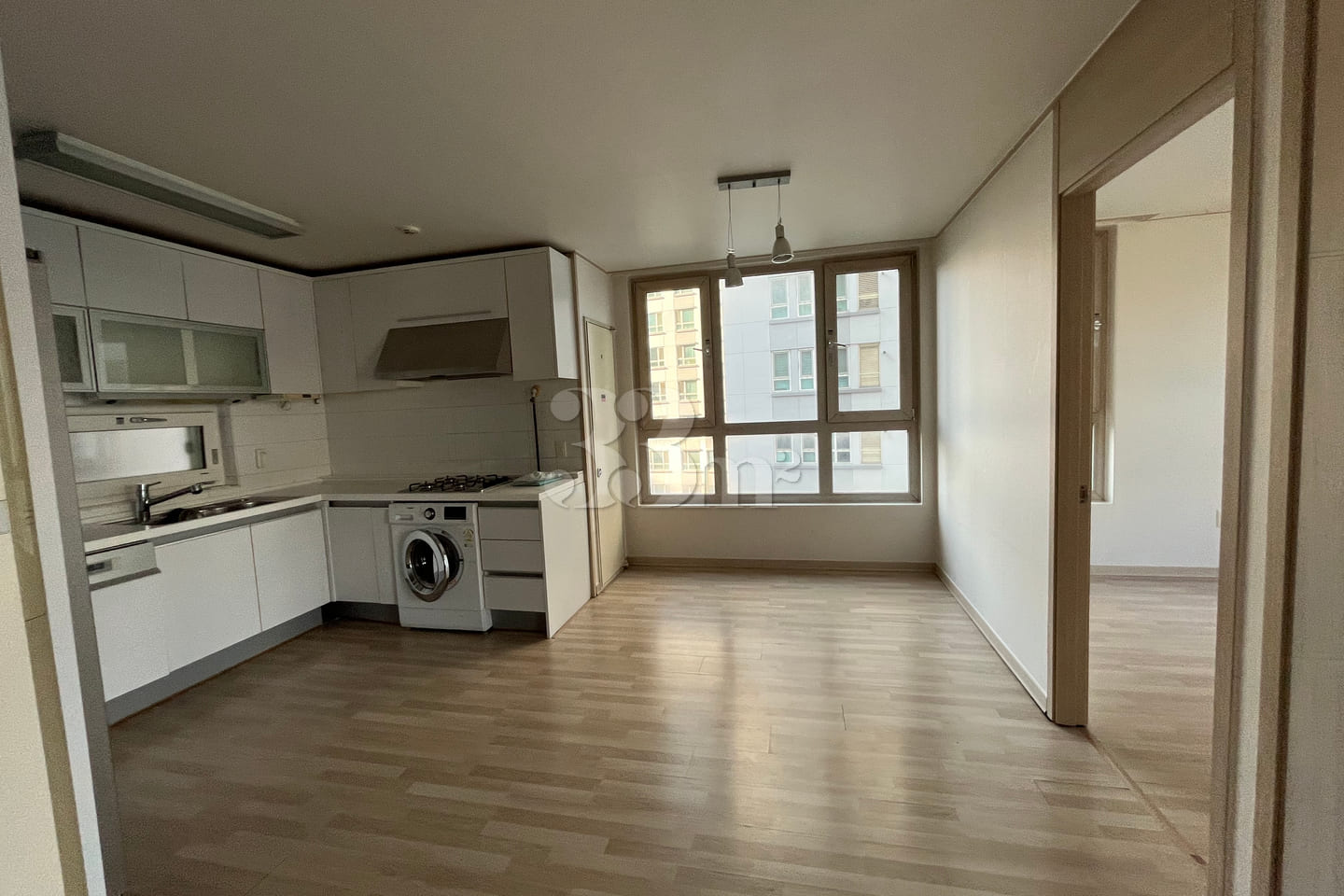 Apartment-like accommodation near a subway st 2th image