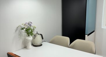 연남동 좋은 위치 넓음 방 이미지