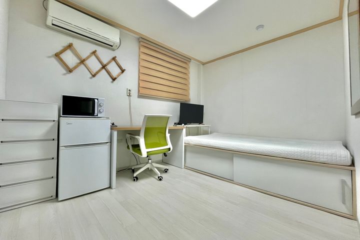 Room 207 2th image