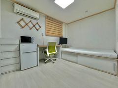 Room 207 0th image