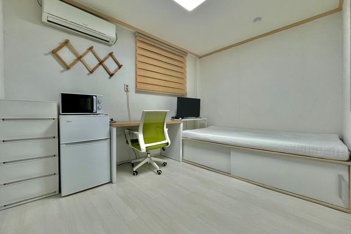 Room 207 0th image