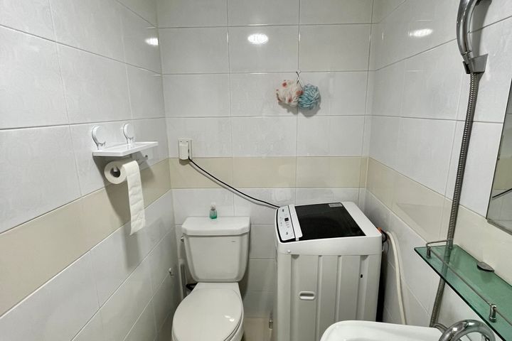 No. 106 6th image