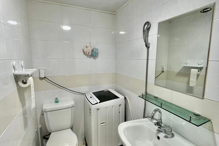 No. 106 8th image