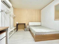 Room 201 4th image