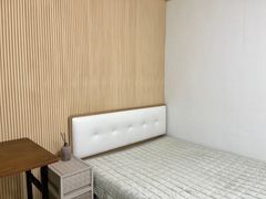 Room 201 5th image