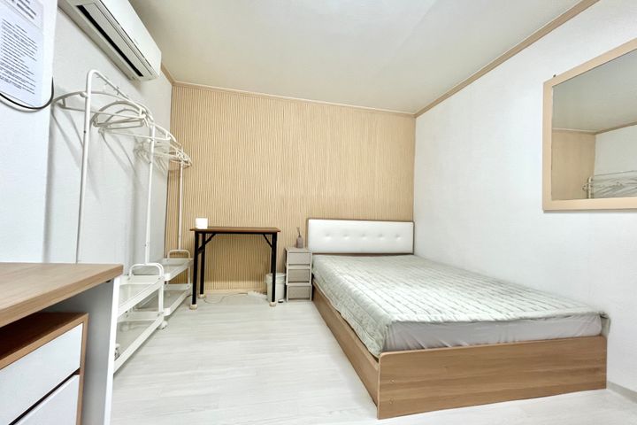 Room 201 2th image