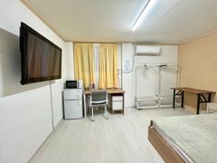Room 201 12th image