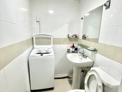 Room 201 14th image