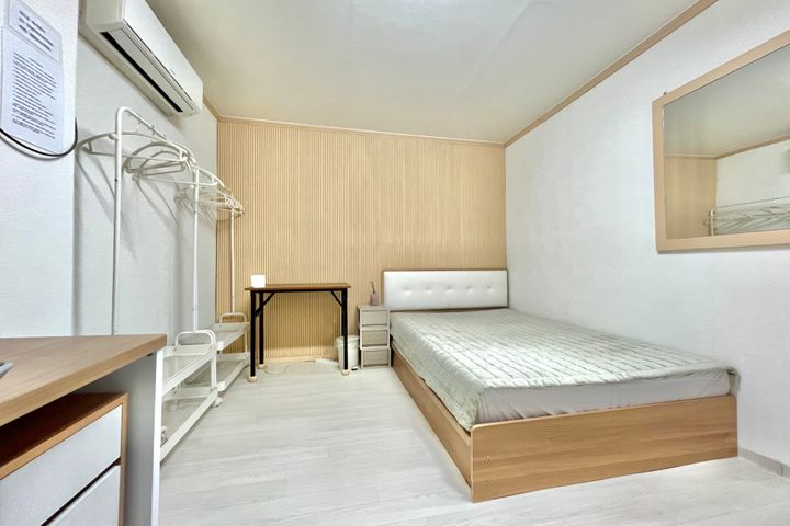 Room 201 3th image