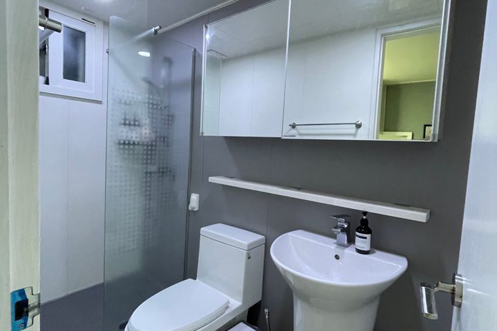 A bright and comfortable home. 15th image