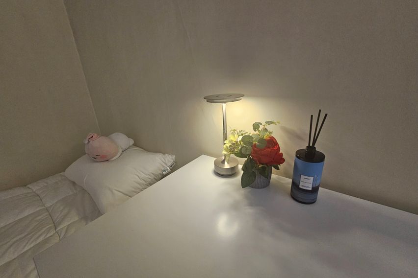 B룸(2인실)-창측침대