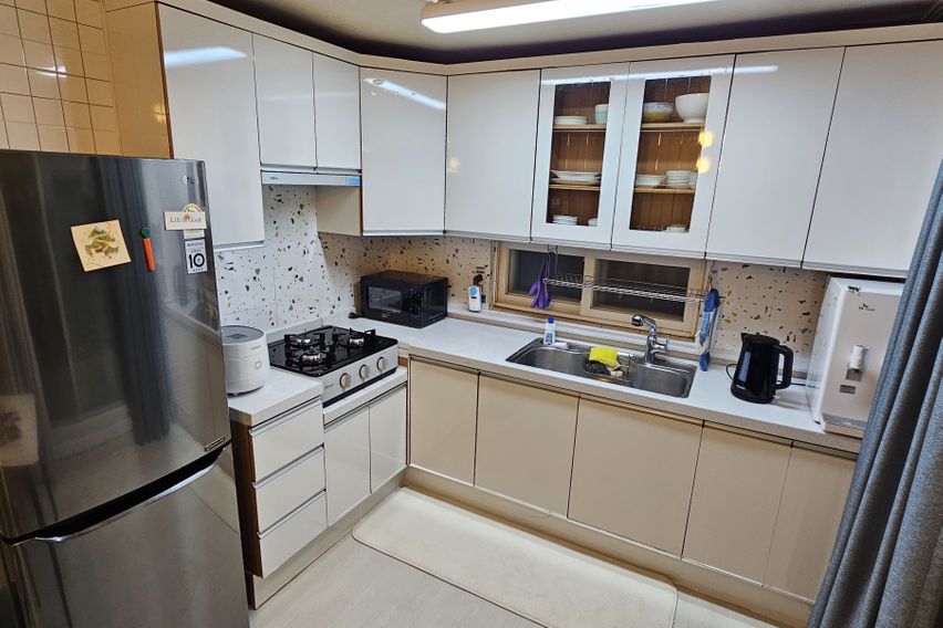 B룸(2인실)-창측침대