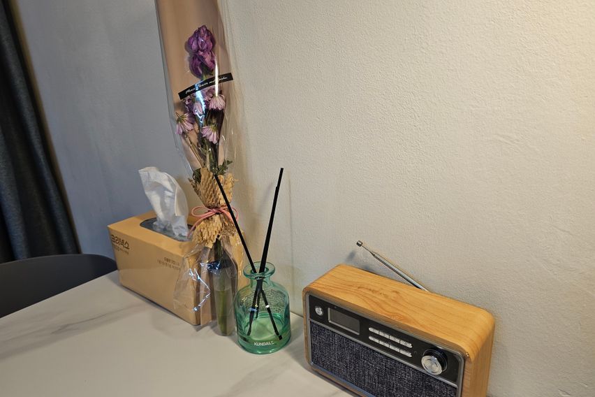 B룸(2인실)-창측침대