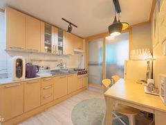 Cozy 3-room apartment, 7 minutes from Seoul S 6th image