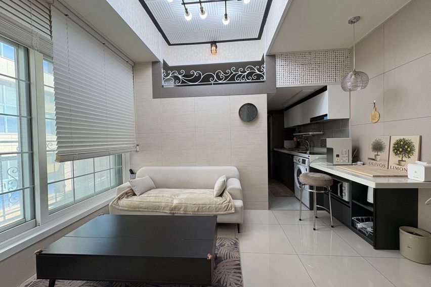 Room No. 301 0번째 이미지