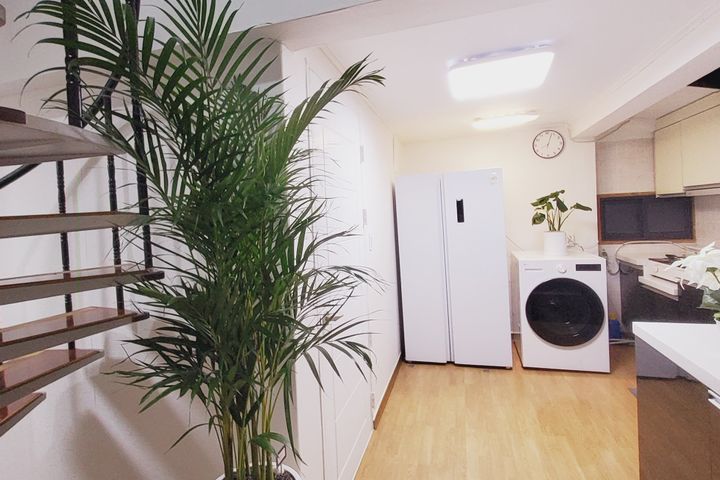 Yonsei Alumni 2-person Room B 5th image