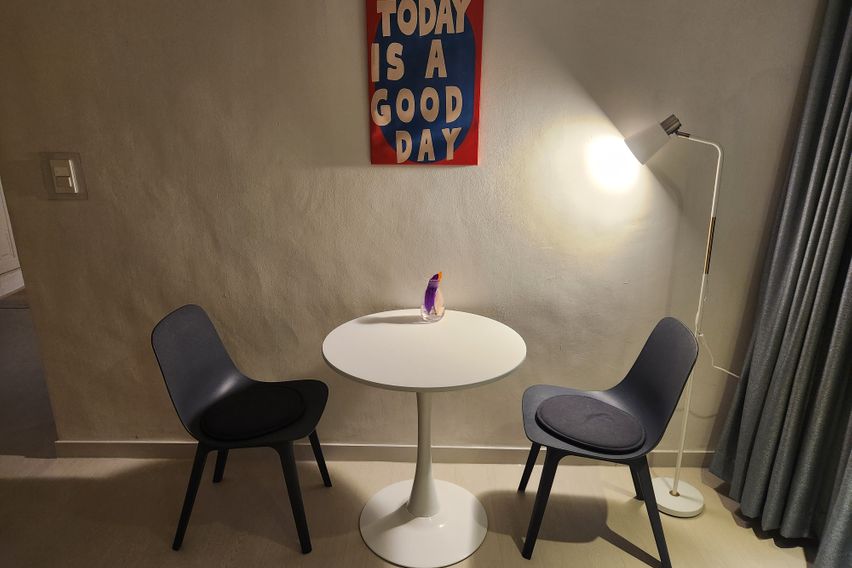 B룸(2인실)-창측침대