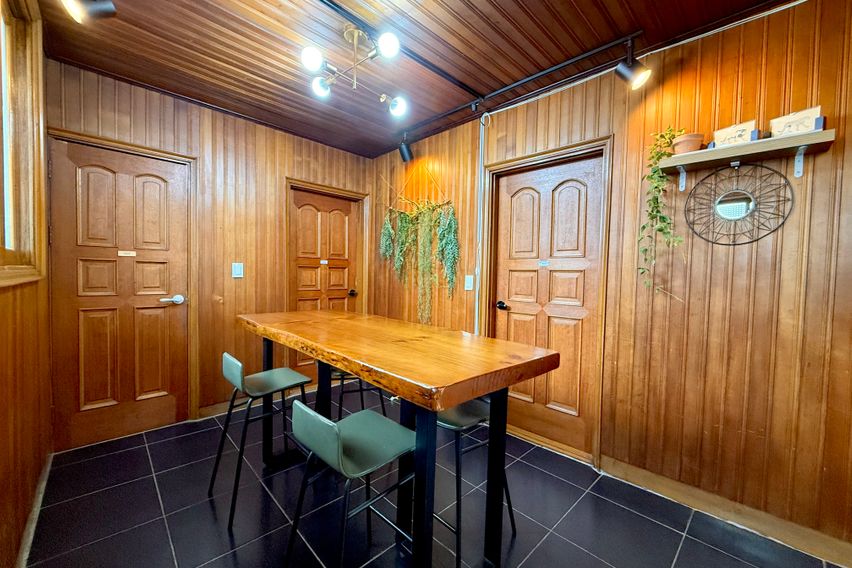 이대역 도보 4분 4룸