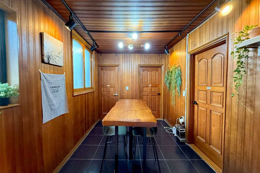 이대역 도보 4분 4룸