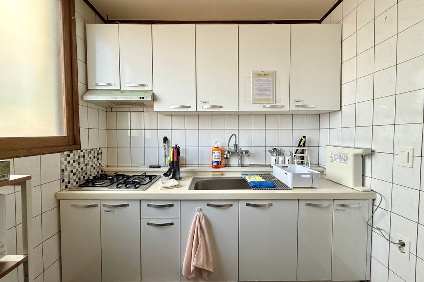 이대역 도보 4분 4룸