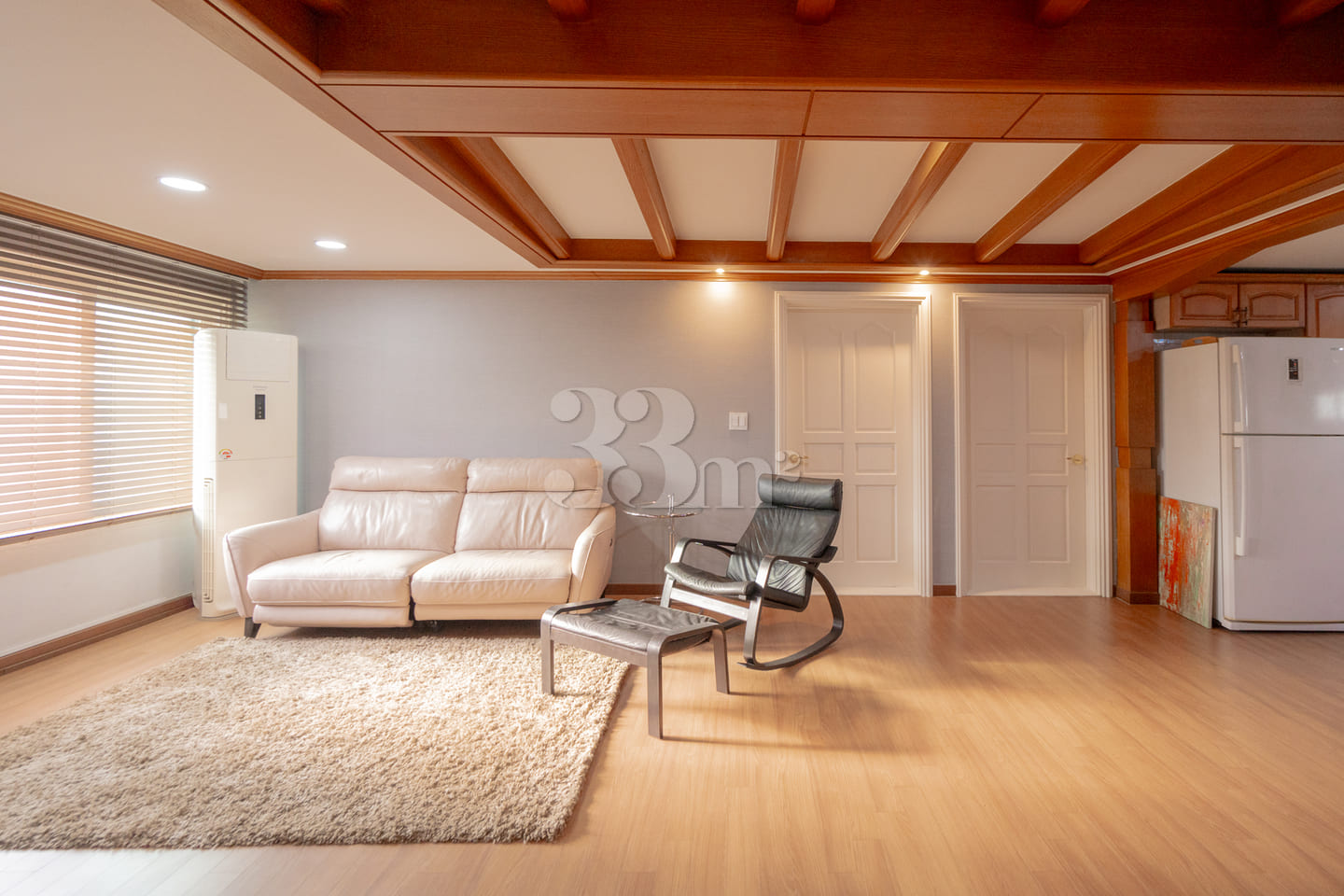A large, 40-pyeong house in a prime location 1th image