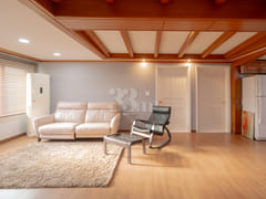 A large, 40-pyeong house in a prime location 1th image
