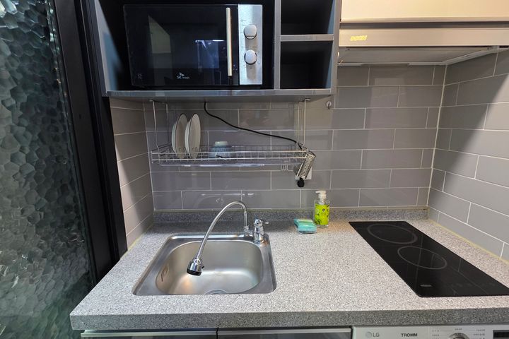 Seattle Unit 304 6th image