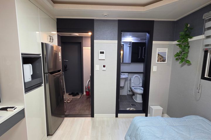 Seattle Unit 203 2th image