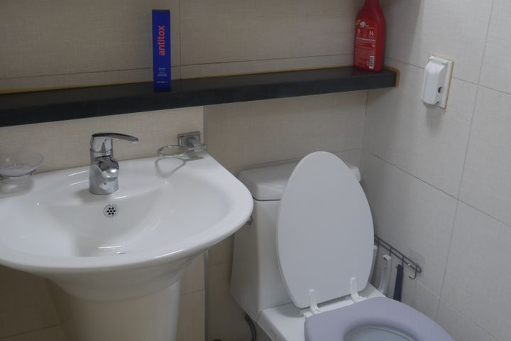 🌿 Fully-furnished studio apartment near Buch 17th image