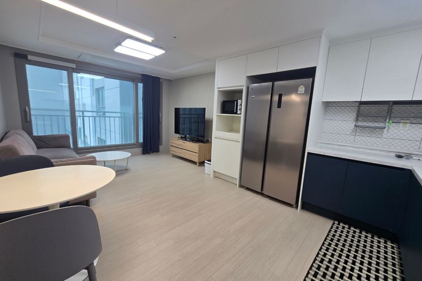 공항인근 고층신축 방2