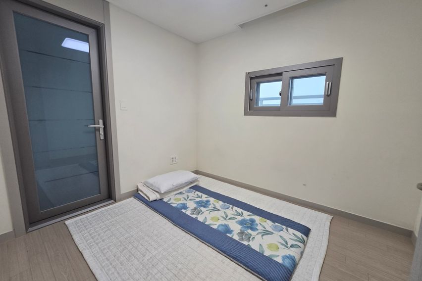 공항인근 고층신축 방2