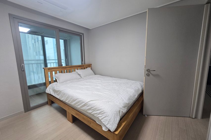 공항인근 고층신축 방2