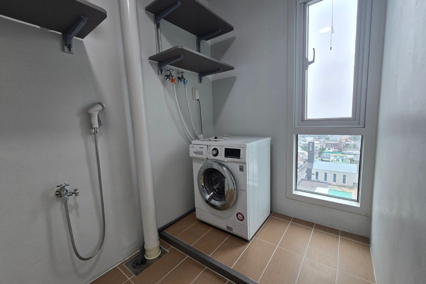 공항인근 고층신축 방2