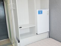 Women-only accommodation near the back gate o 4th image
