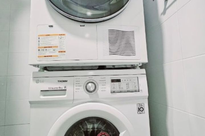 🌅 쾌적 한강뷰 큰방 10번째 이미지