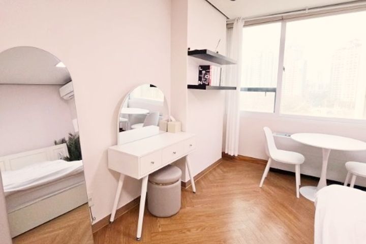 🌅 쾌적 한강뷰 큰방 5번째 이미지