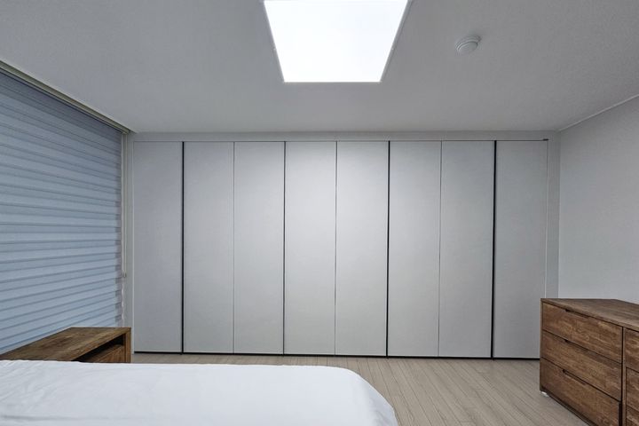 Clean 3-room, 2-bathroom apartment in Dogok-d 7th image