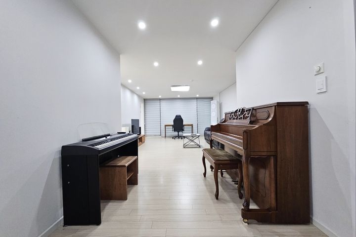 Clean 3-room, 2-bathroom apartment in Dogok-d 1th image