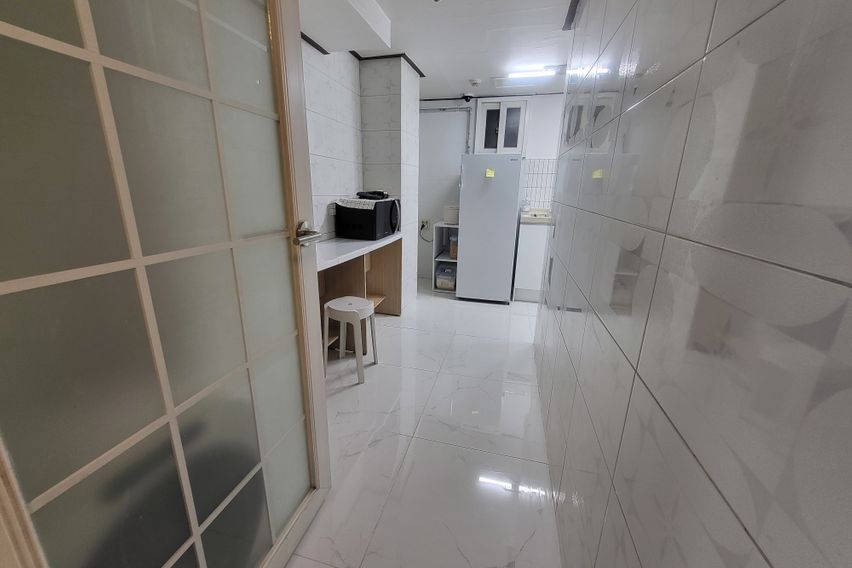 넓은외창샤워룸/여성전용