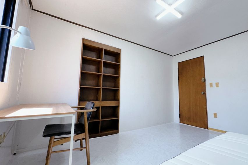 홍대합정 채광 좋은 방