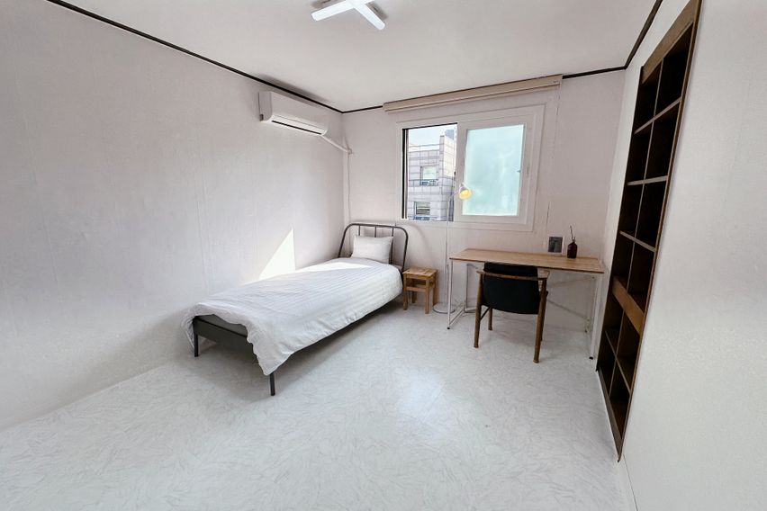 홍대합정 채광 좋은 방