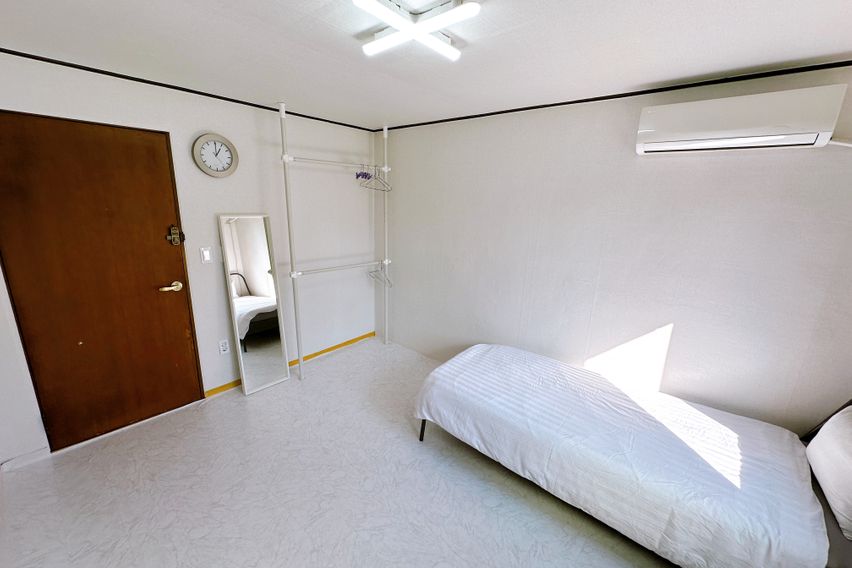 홍대합정 채광 좋은 방