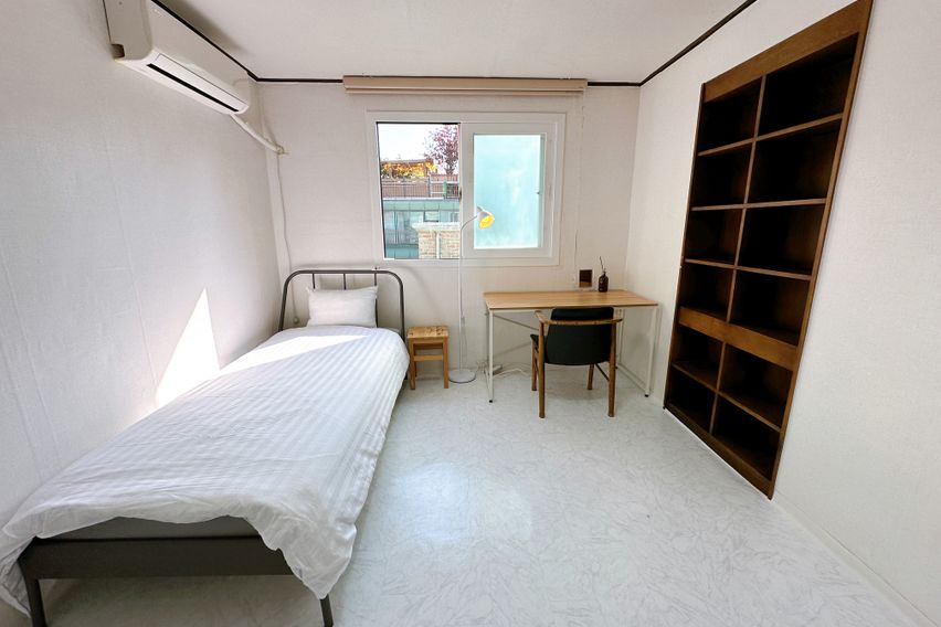 홍대합정 채광 좋은 방