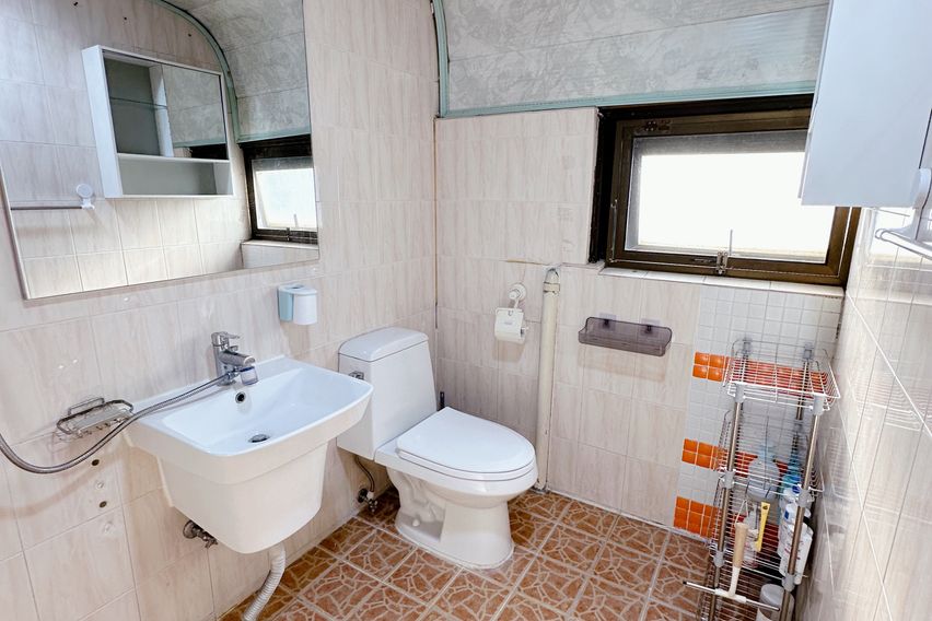 홍대합정 채광 좋은 방